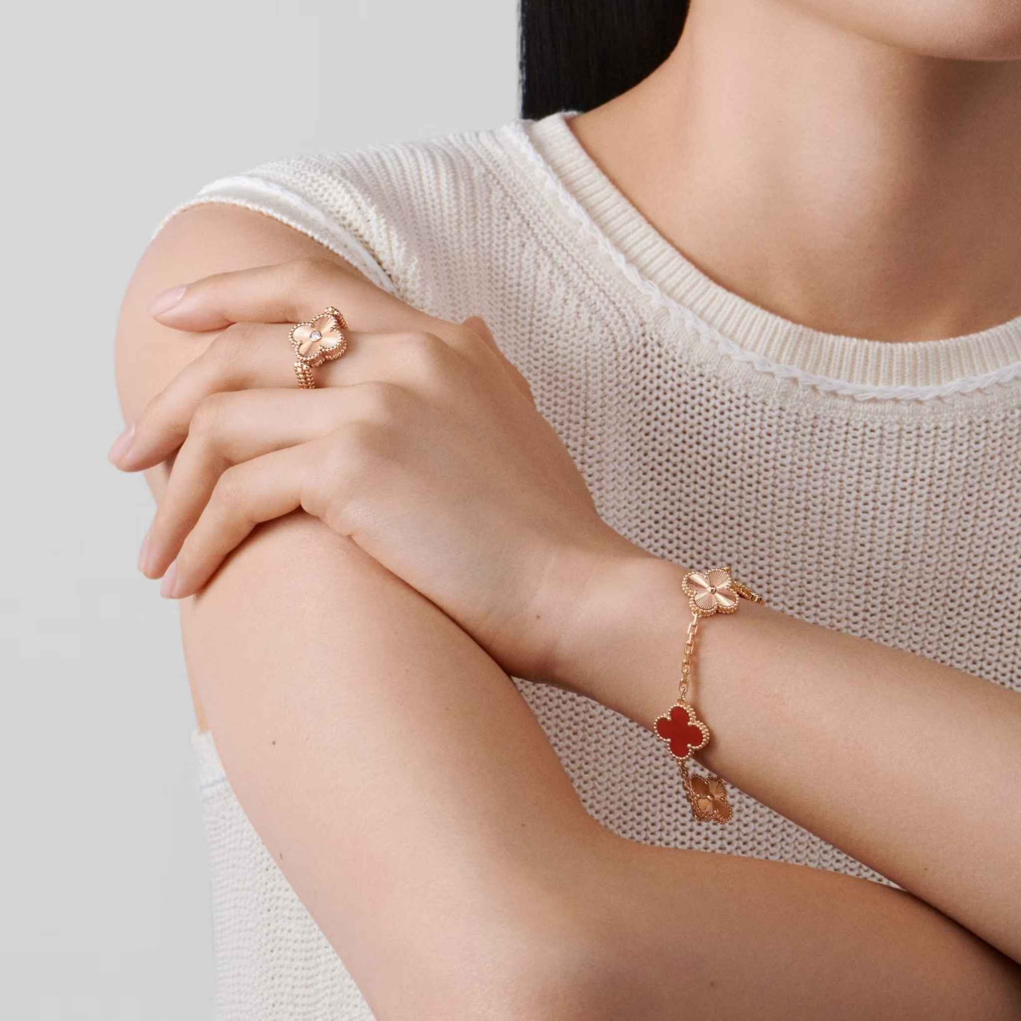 Alhambra Rose Gold Motifs Bracelet Carnelian - Image 3